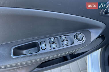Хетчбек Renault Zoe 2017 в 
