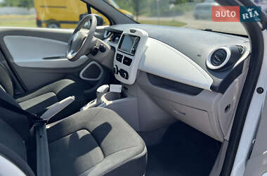 Хэтчбек Renault Zoe 2017 в 