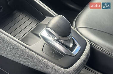 Хэтчбек Renault Zoe 2020 в 