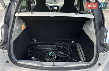 Хэтчбек Renault Zoe 2017 в 