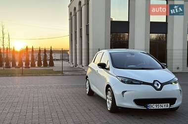 Хэтчбек Renault Zoe 2015 в 