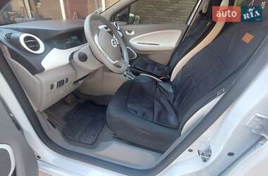 Хэтчбек Renault Zoe 2017 в 