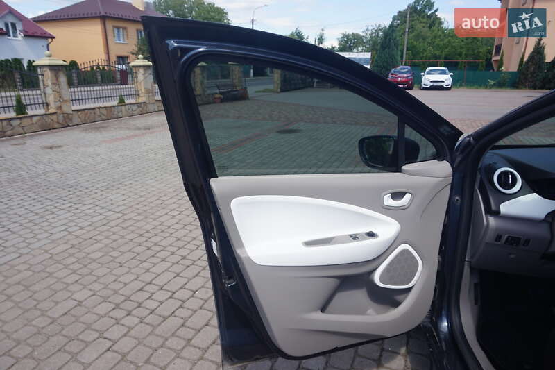 Хэтчбек Renault Zoe 2017 в Самборе