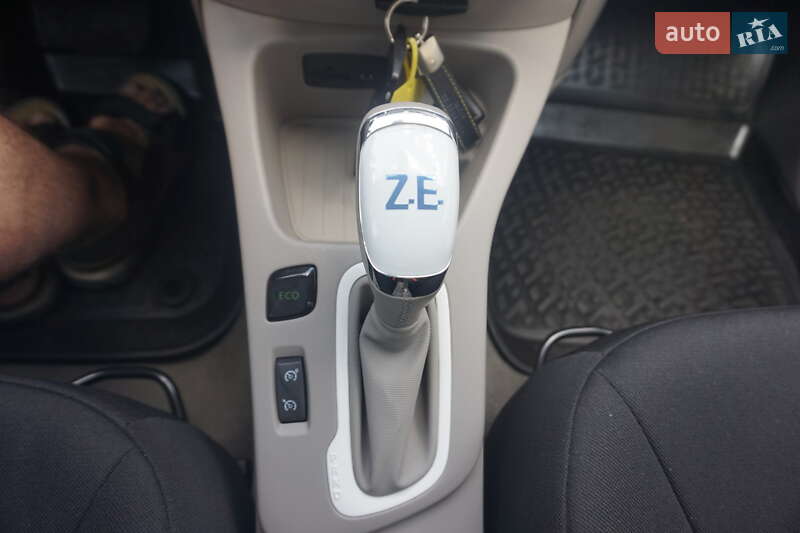 Хэтчбек Renault Zoe 2017 в Самборе