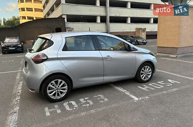 Хэтчбек Renault Zoe 2021 в 