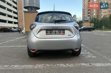 Хэтчбек Renault Zoe 2021 в 