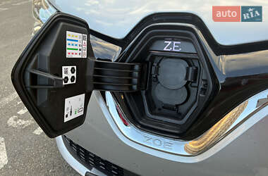 Хэтчбек Renault Zoe 2021 в 