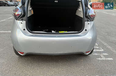 Хэтчбек Renault Zoe 2021 в 