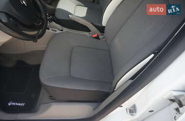 Хетчбек Renault Zoe 2016 в 