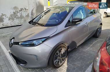 Хэтчбек Renault Zoe 2015 в 
