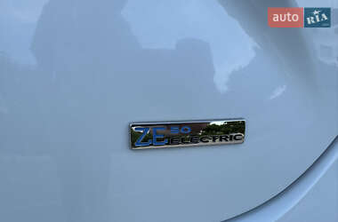 Хэтчбек Renault Zoe 2020 в 