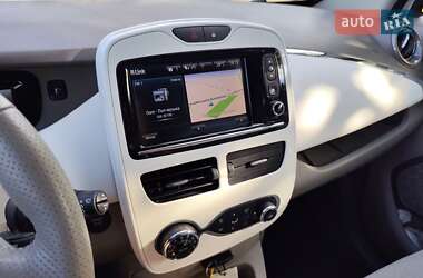 Хэтчбек Renault Zoe 2017 в 