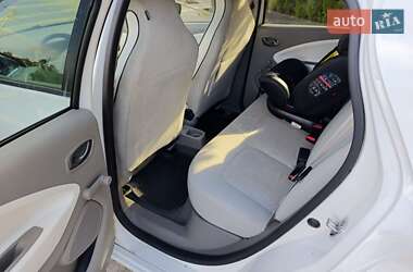 Хэтчбек Renault Zoe 2017 в 