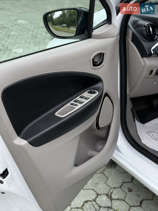 Хэтчбек Renault Zoe 2016 в Дубно