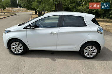 Хетчбек Renault Zoe 2016 в 