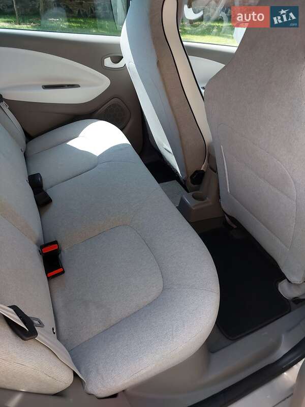 Хетчбек Renault Zoe 2015 в Рівному фото 22 Хетчбек Renault Zoe 2015 в Рівному