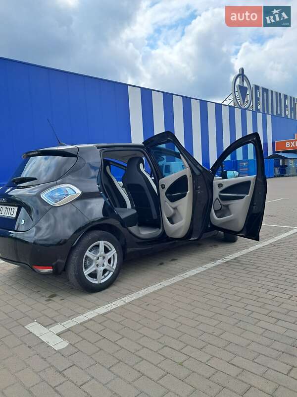 Хэтчбек Renault Zoe 2015 в Дубно