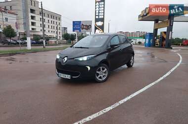 Хэтчбек Renault Zoe 2015 в 