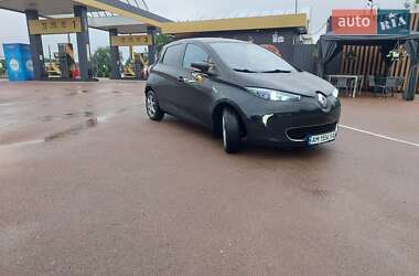 Хэтчбек Renault Zoe 2015 в 