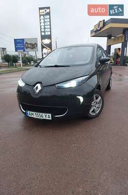 Хэтчбек Renault Zoe 2015 в 
