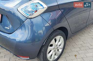 Хэтчбек Renault Zoe 2017 в 