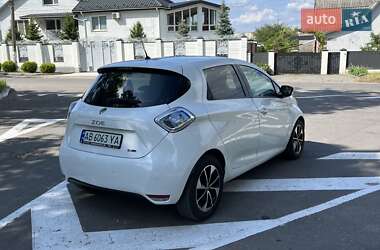 Хэтчбек Renault Zoe 2017 в 