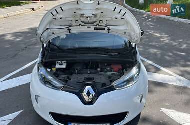 Хэтчбек Renault Zoe 2017 в 