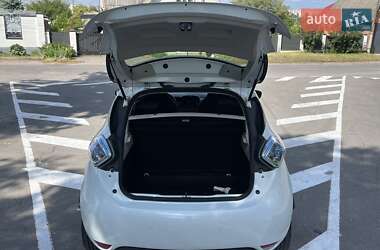 Хэтчбек Renault Zoe 2017 в 