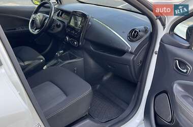 Хэтчбек Renault Zoe 2017 в 