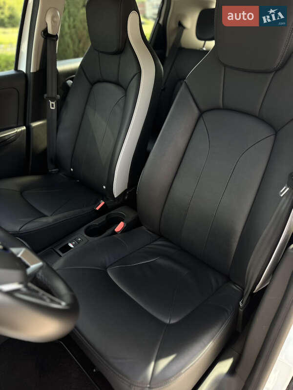 Хетчбек Renault Zoe 2019 в Дніпрі