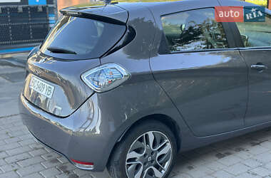 Хетчбек Renault Zoe 2016 в 