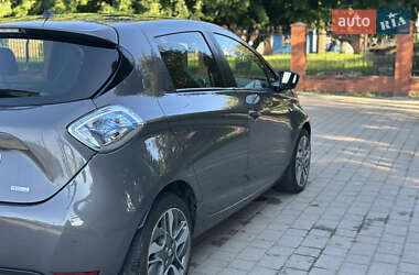 Хетчбек Renault Zoe 2016 в 