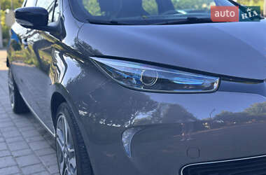 Хетчбек Renault Zoe 2016 в 
