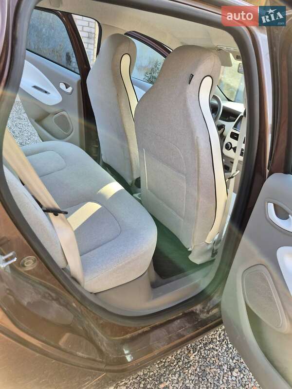 Хетчбек Renault Zoe 2014 в Запоріжжі