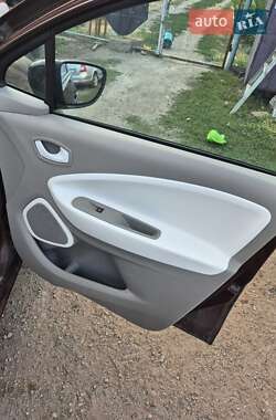 Хетчбек Renault Zoe 2014 в Запоріжжі