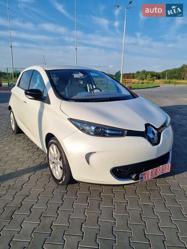 Хэтчбек Renault Zoe 2012 в 