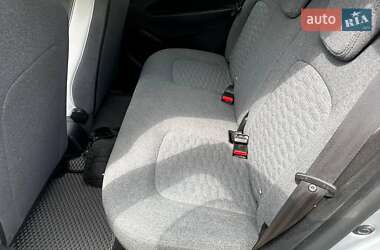 Хэтчбек Renault Zoe 2021 в 