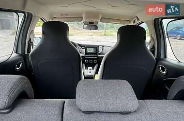 Хэтчбек Renault Zoe 2021 в 