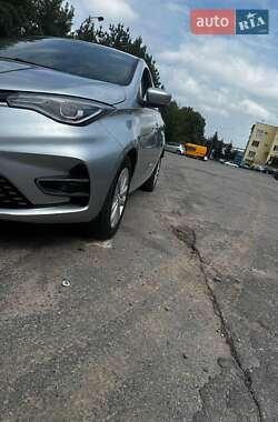 Хэтчбек Renault Zoe 2021 в 