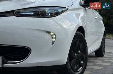 Хэтчбек Renault Zoe 2015 в 