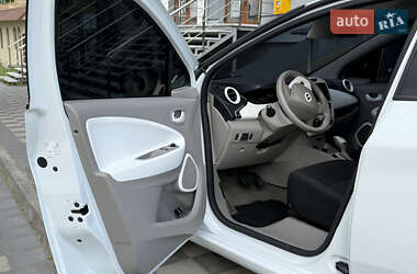 Хэтчбек Renault Zoe 2015 в 