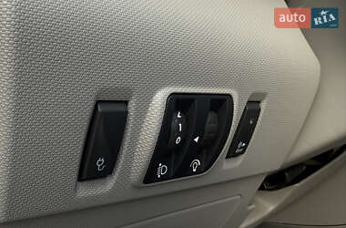 Хэтчбек Renault Zoe 2015 в 