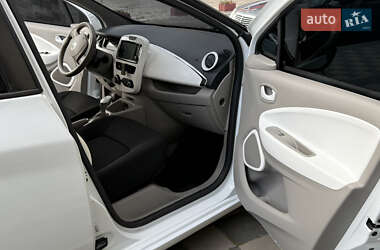 Хэтчбек Renault Zoe 2015 в 