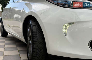 Хэтчбек Renault Zoe 2015 в 