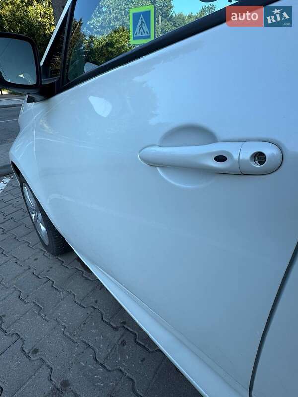 Хэтчбек Renault Zoe 2016 в Хмельницком фото 20 Хэтчбек Renault Zoe 2016 в Хмельницком