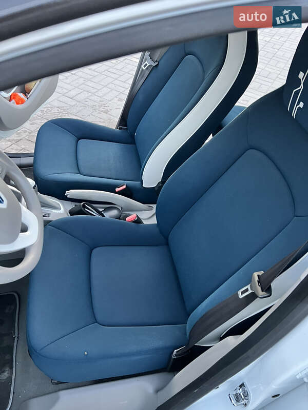 Хэтчбек Renault Zoe 2013 в Дубно