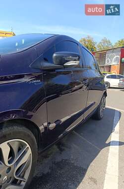 Хэтчбек Renault Zoe 2018 в 