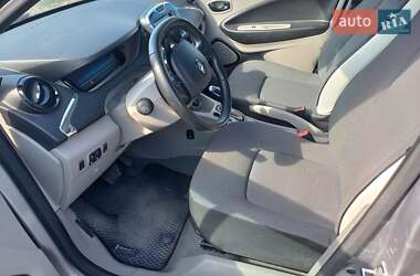 Хэтчбек Renault Zoe 2015 в 