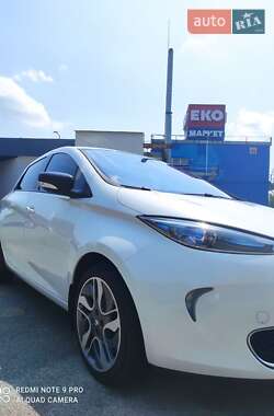 Хэтчбек Renault Zoe 2016 в 