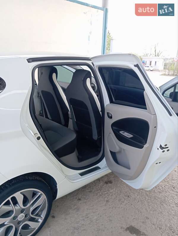 Хэтчбек Renault Zoe 2015 в Шаргороде фото 10 Хэтчбек Renault Zoe 2015 в Шаргороде